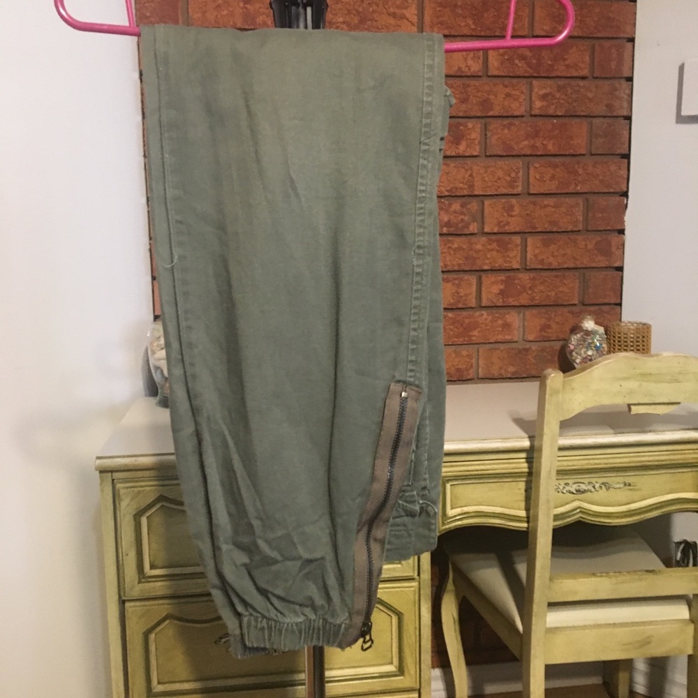 Cargo Pants - Picture 7 of 8